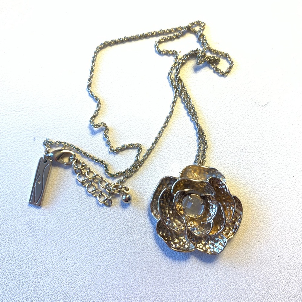 Kendra Scott Rose Necklace With Charm